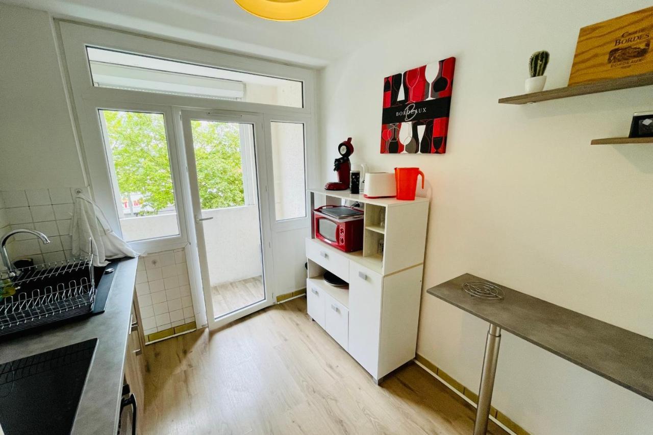 Luminous Apartment With Parking Near The City Center Сенон Екстер'єр фото