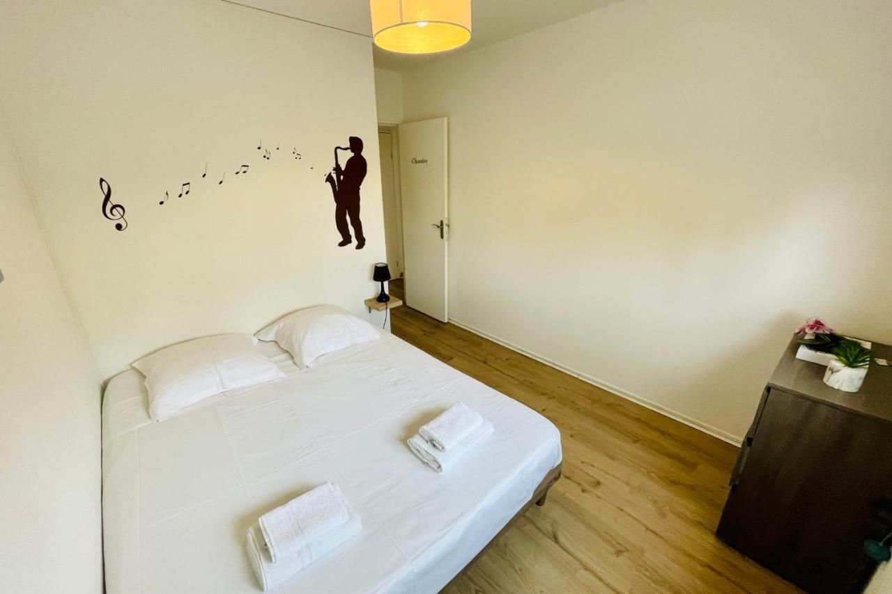 Luminous Apartment With Parking Near The City Center Сенон Екстер'єр фото