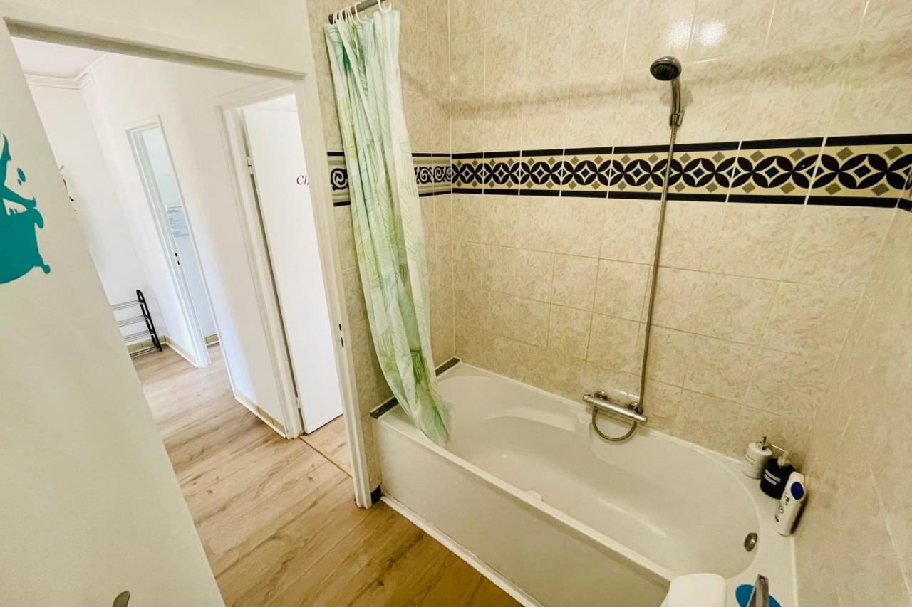 Luminous Apartment With Parking Near The City Center Сенон Екстер'єр фото
