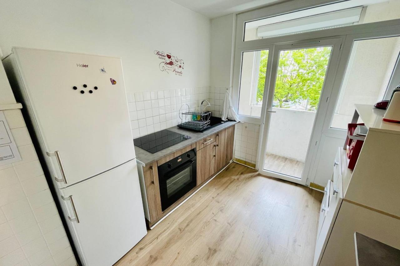 Luminous Apartment With Parking Near The City Center Сенон Екстер'єр фото