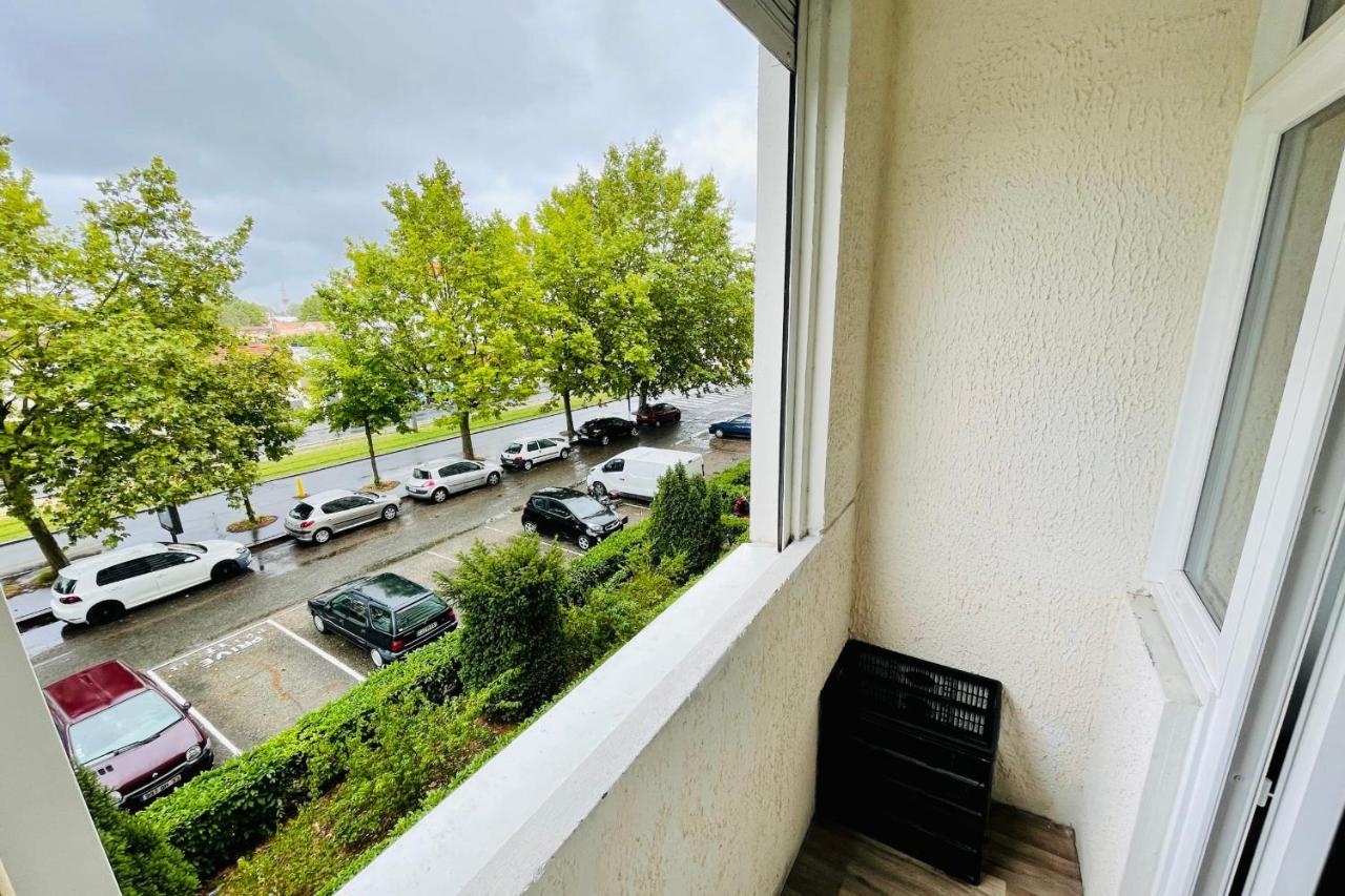 Luminous Apartment With Parking Near The City Center Сенон Екстер'єр фото